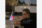 Теплоход едва не отправил ко дну прогулочный катер с туристами в российском городе