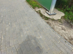 В Калуге убрали торчащую из тротуара арматуру после обращений в интернете