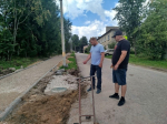 В Думиничах продолжается строительство тротуара по нацпроекту