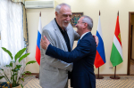 Губернатор Владислав Шапша встретился с волейболистом Александром Савиным