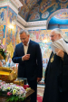 Губернатор Владислав Шапши прикоснулся к мощам святителя Тихона