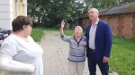 Владислав Шапша заглянул в проблемный дом в Спас-Деменске по приглашению женщины из комментариев