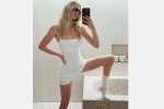 Бывший «ангел» Victoria\'s Secret в микроплатье показала фото в откровенной позе