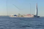 Теплоход с десятками пассажиров на борту сел на мель в Финском заливе