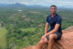 «Это стало моей суперсилой». 25-летний американец объездил весь мир из-за ОКР. Что ему это дало?